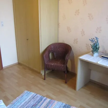 Unter Den Kastanien Hotel *